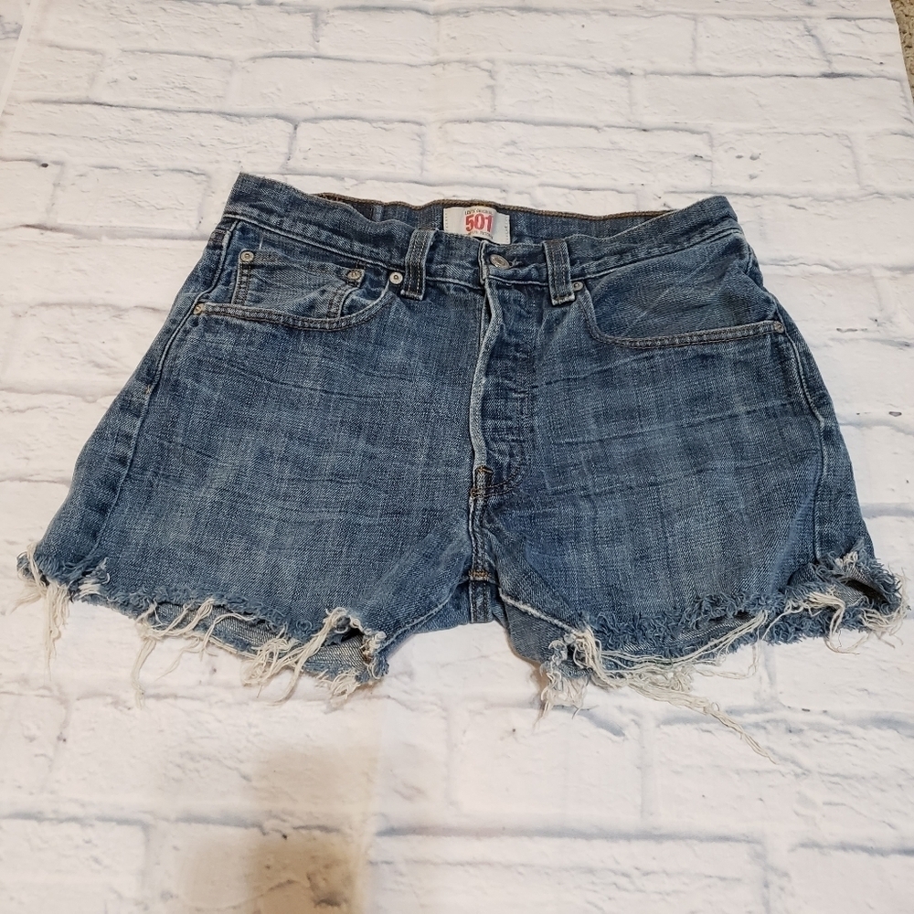 Levi's 501 Distressed